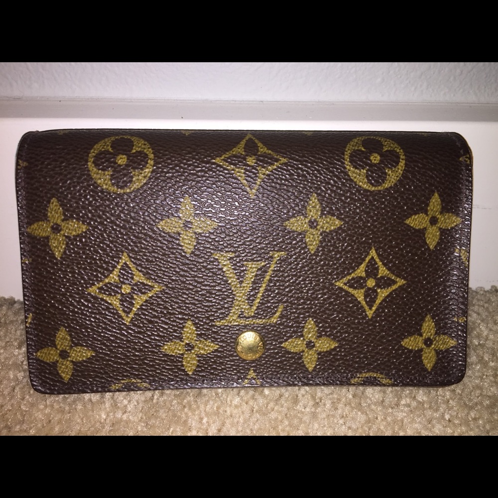 Louis Vuitton Tressor Wallet